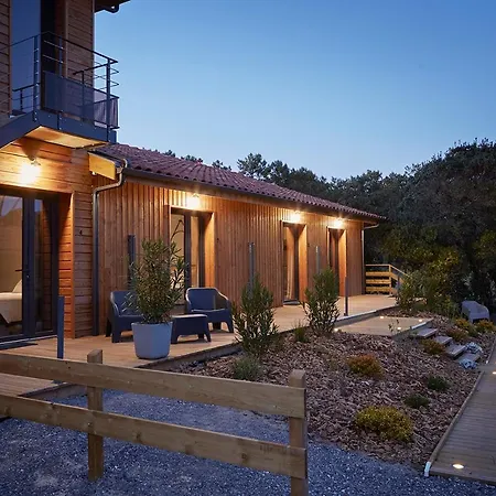 Cote Phare * Contis-les-Bains