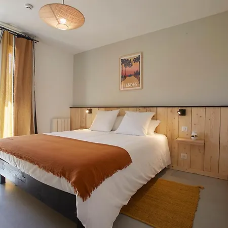 Cote Phare Contis-les-Bains