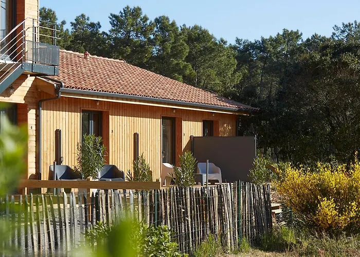 Cote Phare Contis-les-Bains